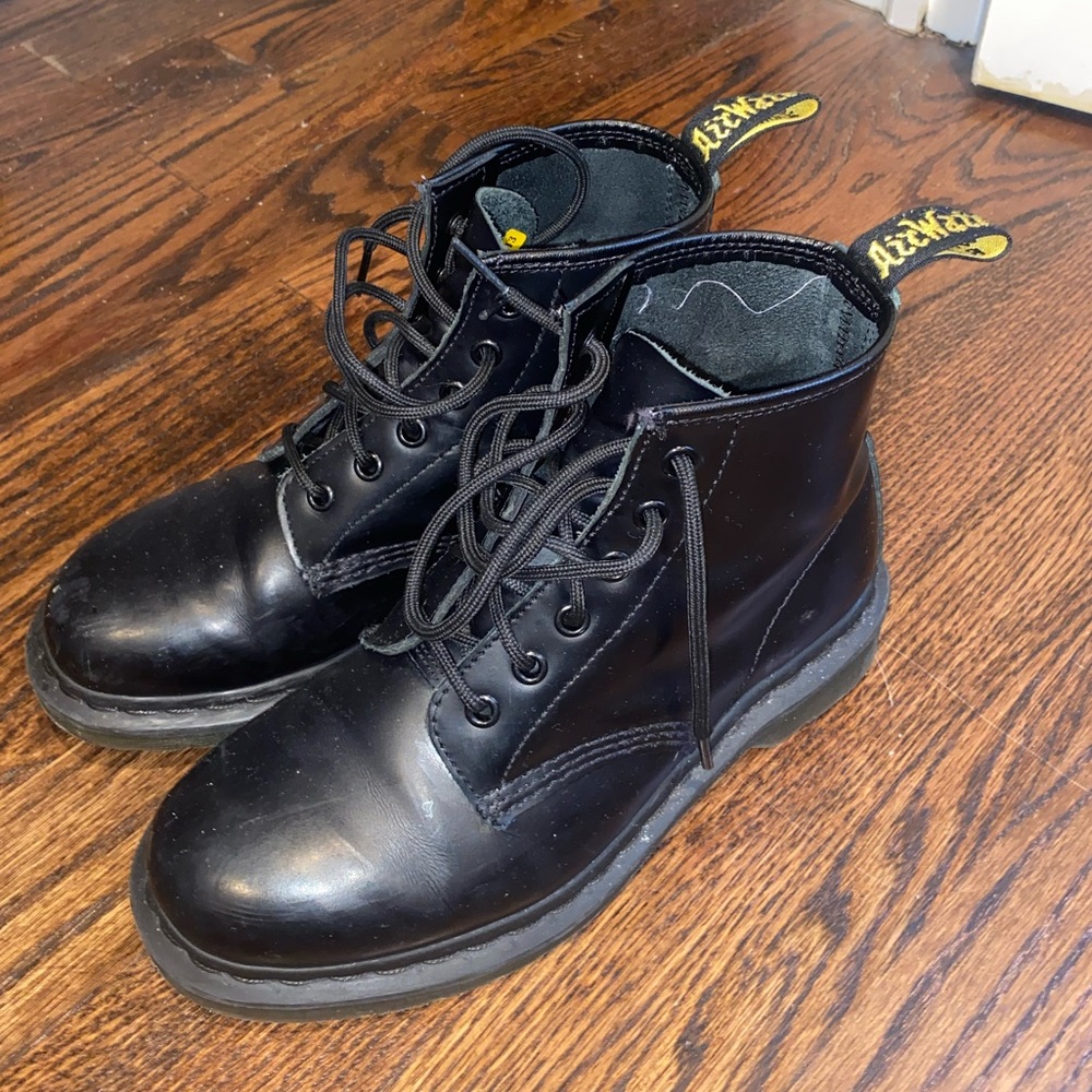 Black Dr Martens Doc Martens Size 7 Size 8